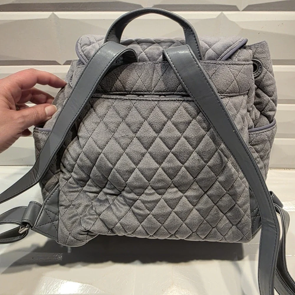 Vera Bradley Drawstring Backpack Solid Gray Velour 10 x 10 x‎ 5